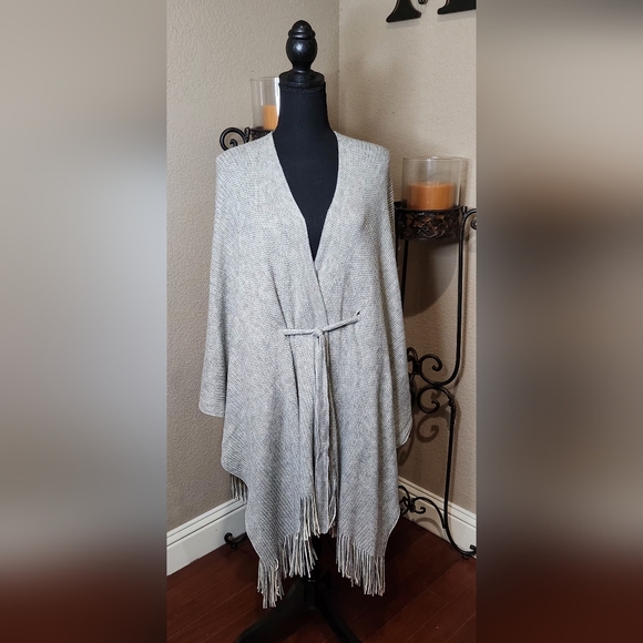 unbranded Sweaters - Chic Gray Women's Poncho with Fringe